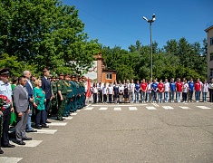 Памятную доску Герою России Владимиру Барахтенко открыли в Благовещенске