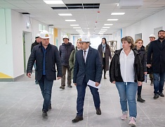 Мэр Благовещенска Олег Имамеев проинспектировал строительство нового корпуса 16 школы на улице Тепличной