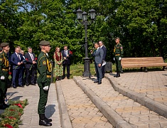 В день города прошли торжественные церемонии возложения цветов