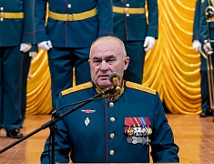 В Благовещенске в честь 84 дня рождения ДВОКУ личному составу вручили награды