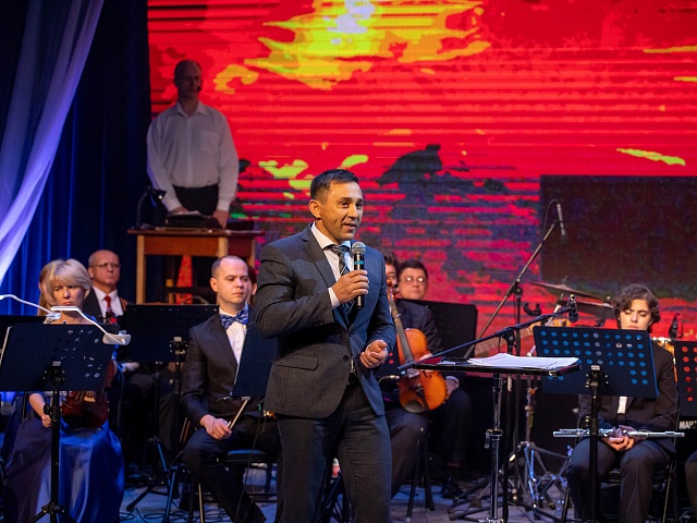 В Благовещенске вручили премию имени Леонида Завальнюка