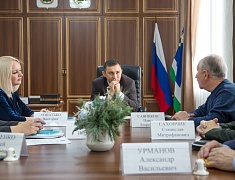 Мэр Благовещенска Олег Имамеев встретился с амурскими писателями