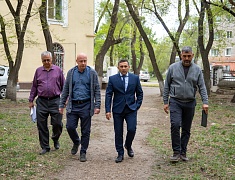 Мэр Благовещенска поручил завершить благоустройство сквера водников раньше срока