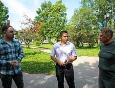 Мэр Благовещенска Олег Имамеев провел рабочее совещание по благоустройству сквера Приемыхова
