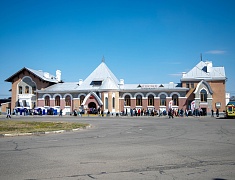 На железнодорожный вокзал амурской столицы прибыл ретропоезд "Победа"