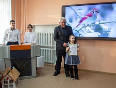 Юные благовещенцы смастерили кормушки для птиц 