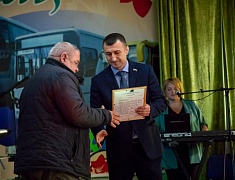 Мэр Благовещенска Олег Имамеев поздравил Автоколонну 1275 с днём автомобилиста