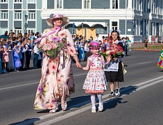 Бал цветов и Семейный бал украсили Благовещенск