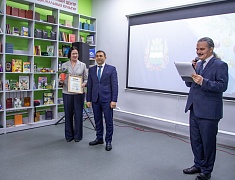 Мэр Благовещенска Олег Имамеев поздравил работников сферы культуры с завершением года