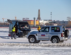 Автомобильные гонки в рамках Международного российско-китайского фестиваля зимних видов спорта