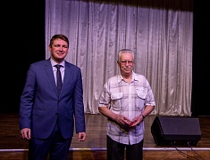 Знаки «50 лет Байкало-Амурской магистрали» вручили благовещенцам