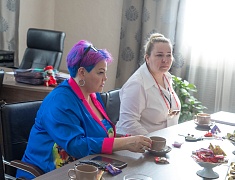 Заместитель мэра Благовещенска Виктория Хопатько встретилась с дальними родственниками Михаила Ломоносова и Виктора Евсеева