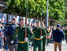 Благовещенские курсанты приняли воинскую присягу на плацу ДВОКУ
