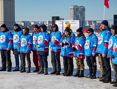 Автомобильные гонки в рамках Международного российско-китайского фестиваля зимних видов спорта