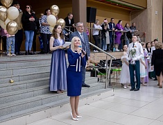 Больше 400 благовещенцев закружил кадетский бал