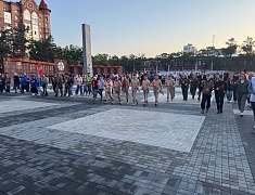 В Благовещенске на площади Победы зажгли «Свечи памяти»