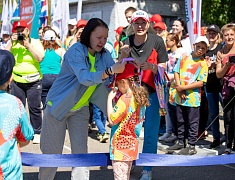 Забег «Я могу» собрал на стадионе «Юность» сотню ребят с ограниченными возможностями здоровья