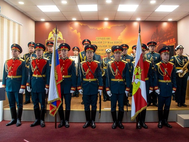 «День войск национальной гвардии – это символ мужества, отваги и верности долгу»: заместитель мэра Благовещенска Дмитрий Перов поздравил сотрудников Росгвардии с профессиональным праздником