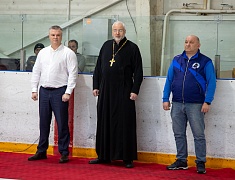 В Благовещенске впервые проходят отборочные игры турнира по русскому хоккею на призы патриарха Московского и всея Руси