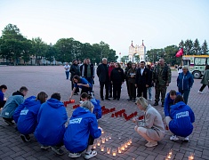 Цветы в память о подвиге советских солдат возложили в Благовещенске