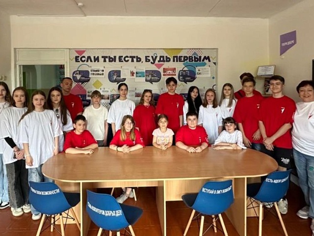 Активисты школы 28, выигравшие грант, запустили профильную смену "Первые в деле"