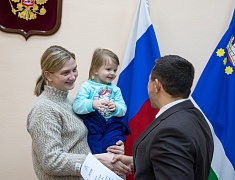 Мэр Благовещенска Олег Имамеев наградил победителей и участников конкурса «Город в праздничном наряде»