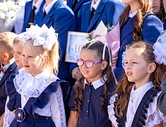 В школах Благовещенска прошли торжественные линейки