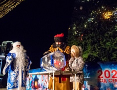 «Валенки-шоу» развернулось на главной площади Благовещенска 31 декабря