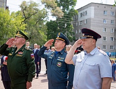 В день города прошли торжественные церемонии возложения цветов