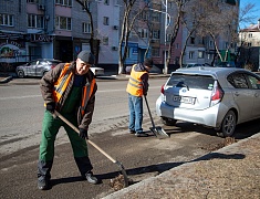 Мэр Олег Имамеев проконтролировал уборку благовещенских улиц и набережной 