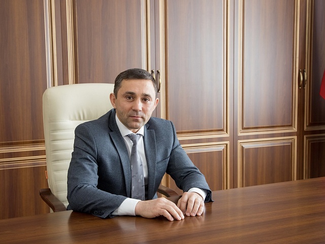 Мэр Олег Имамеев поздравил благовещенцев с Днём защитника Отечества