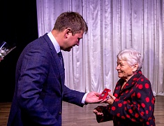 Знаки «50 лет Байкало-Амурской магистрали» вручили благовещенцам