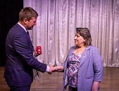 Знаки «50 лет Байкало-Амурской магистрали» вручили благовещенцам