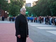 В Благовещенске на площади Победы зажгли «Свечи памяти»