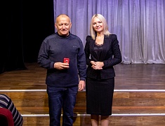 В областном центре знак за «стройку века» получили девять благовещенских ветеранов-бамовцев