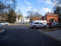 Во дворах Благовещенска за счет экономии средств обновляют проезды