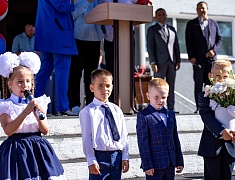 В школах Благовещенска прошли торжественные линейки