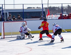 Соревнования по хоккею в рамках Международного российско-китайского фестиваля зимних видов спорта