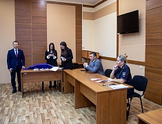 Городские школьники получили первые паспорта из рук мэра Олега Имамеева