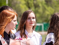 Во всех школах Благовещенска прозвенели последние звонки