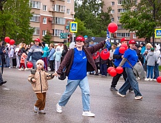 Шествие трудовых коллективов отгремело в Благовещенске!