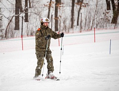 В Благовещенске прошло первенство города по горным лыжам и сноуборду, посвящённое памяти выпускника ДВОКУ, Героя России Ковтуна Андрея