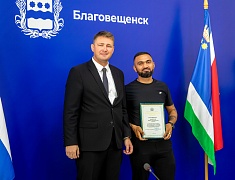 Благовещенск чествует работников торговли