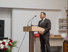 Мэр Благовещенска Олег Имамеев поздравил энергетиков с профессиональным праздником