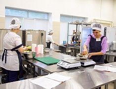 В Благовещенске выбрали лучшего школьного повара