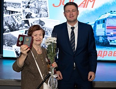 42 медали в честь юбилея Байкало-Амурской магистрали вручили благовещенцам