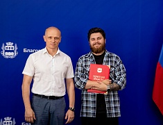 Представителей сферы торговли чествовали в Благовещенске