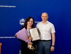 Представителей сферы торговли чествовали в Благовещенске