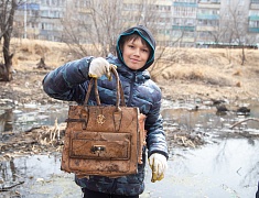 Мэр Благовещенска Олег Имамеев вместе с фан-клубом города очистил еще одну городскую территорию