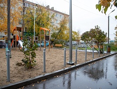 Жители еще двух благовещенских дворов получили современные игровые площадки
